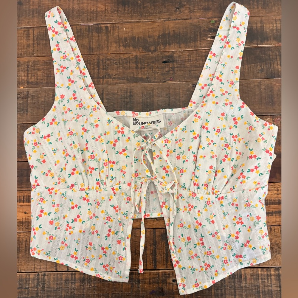 NWT Floral Tie-Front Crop Top - Cream